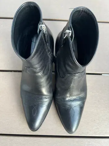 블랙 가죽 숏부츠 중간 힐