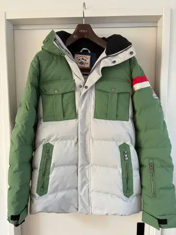 PYRENEX 후드 부착 다운 자켓 그린