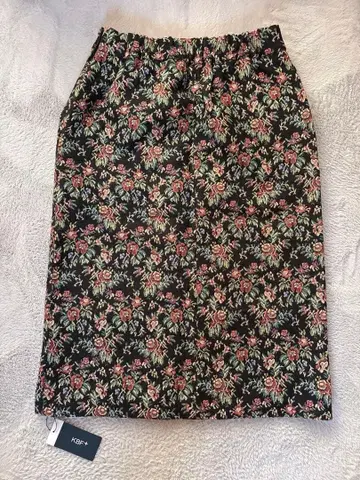 [ KBF ] 고블랑 직조 꽃무늬 타이트 스커트 블랙 F 사이즈