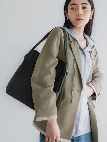 crewre 나일론 가죽 숄더백 블랙