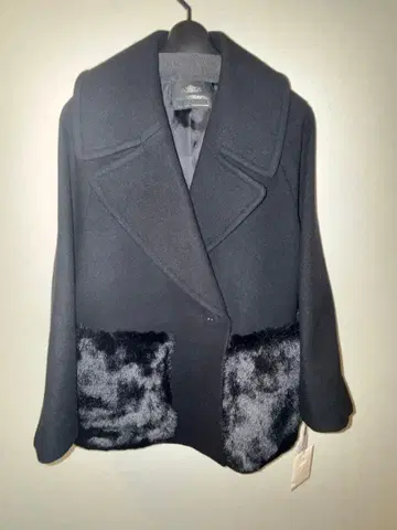 이번 시즌 Gracecontinental 퍼 포켓 피 코트 36