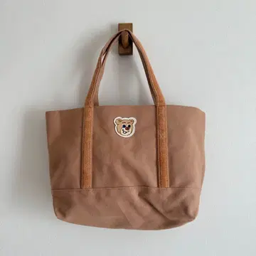 러브러리 페이러 올드 테디 베이지 와펜 토트 대