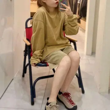 베이지 오버 사이즈 트레이닝복