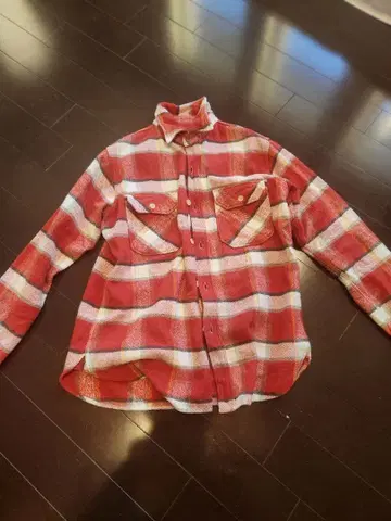 빈티지 바닥 플란넬 셔츠 빨간색과 화이트 체크 무늬 플란넬 셔츠