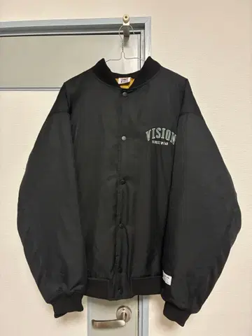 VISION STREET WEAR 블랙 바시티 자켓 M