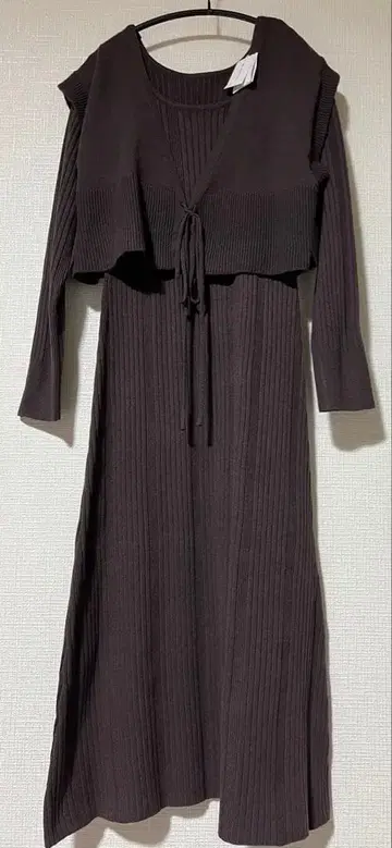 archives 니트 베스트 + 리브 니트 원피스 SET 브라운