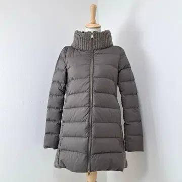 새상품급 레어 디자인 HERNO 헬노 니트 다운 코트 A라인 42