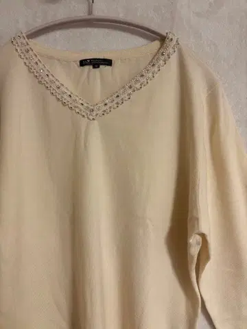 23구 V넥 울 비즈 니트 스웨터 화이트 빅 사이즈 46