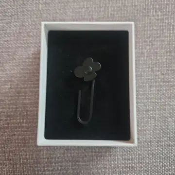 미사용 새상품 [ LARDINI/라르디니 ] 부토니에르