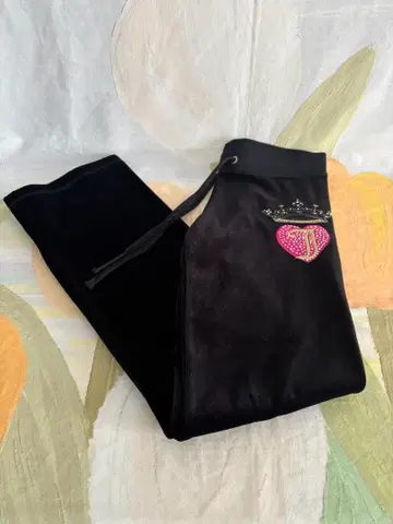 블랙 하트 자수 캐주얼 팬츠