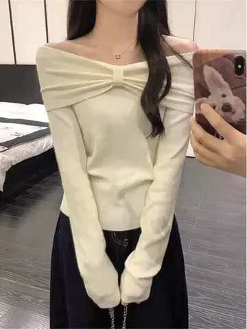 오프숄더 리본 니트탑