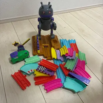 컬러풀 레일과 로봇 세트