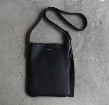 Hender Scheme 블랙 숄더백