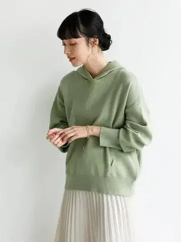 새상품 어스 뮤직&에코로 스무스 니트 후디