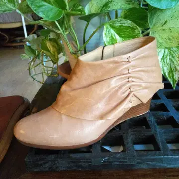 천연 가죽 제품 신발 장인이 만든 베이지 지퍼 달린 앵클부츠 23cm