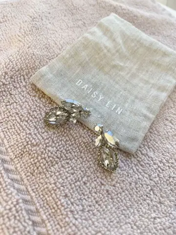 새상품급 폭시 (FOXEY) 크리스탈 귀찌