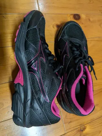 Mizuno 러닝화 블랙/핑크