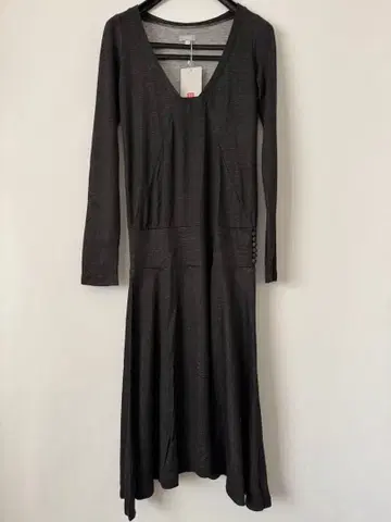 STEFANEL 다크 그레이 V넥 긴팔 원피스