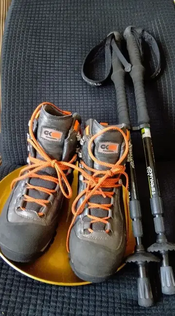CARAVAN 등산화 23.5 EEE 트레킹 폴 포함