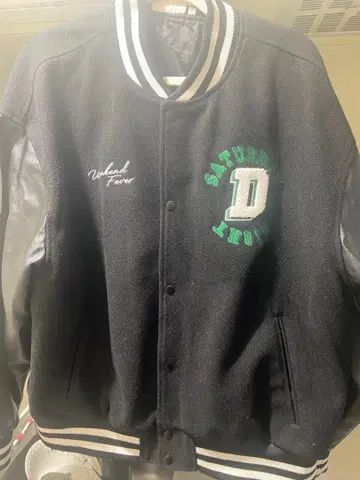 Weekend Fever 바시티 자켓 블랙