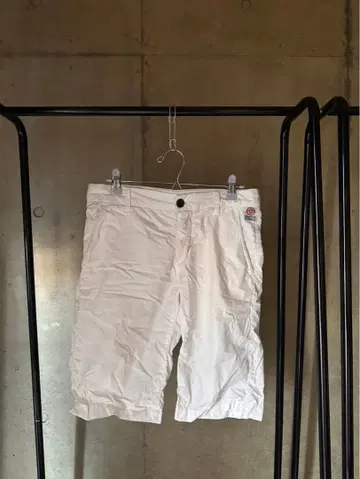 FRANKLIN MARSHALL 화이트 숏팬츠 28