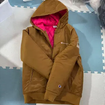 Champion Medium 후드 부착 나일론 자켓