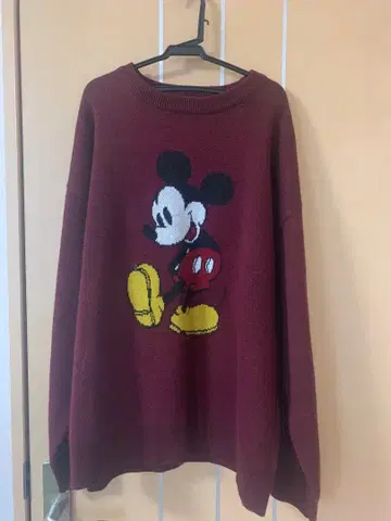 미키마우스 오버 사이즈 스웨터