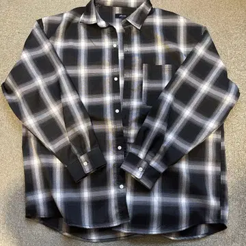 체크 무늬 긴팔 셔츠 블랙/화이트