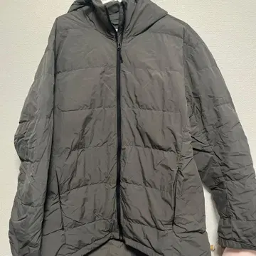 그레이 후드 부착 다운 자켓