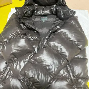 OUTILCA 블랙 다운 자켓