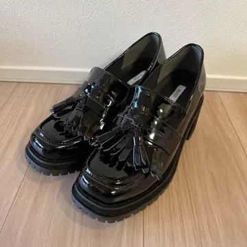 EVOL 퀼트 태슬 로퍼 블랙 에나멜 24cm