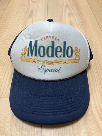 Modelo 트래커 캡 네이비