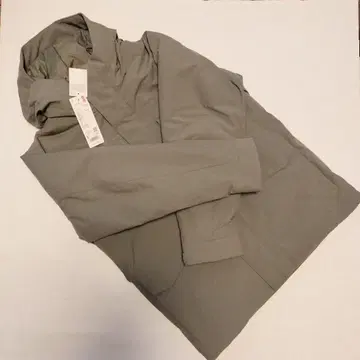 유니클로 하이브리드 다운 후드티 카키 S 사이즈