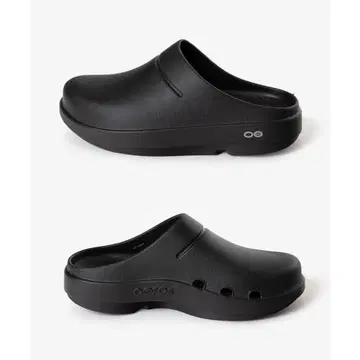 Oofos 블랙 클로그 샌들