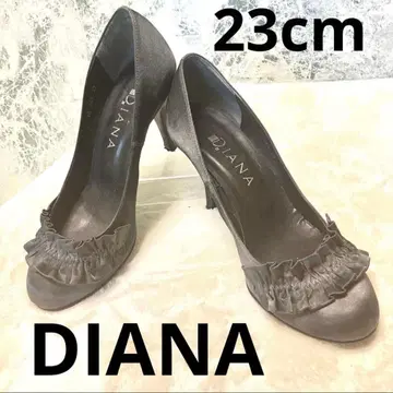 [ 무료배송 & 상태 좋음 ] 다이애나 블랙 라운드토 새틴