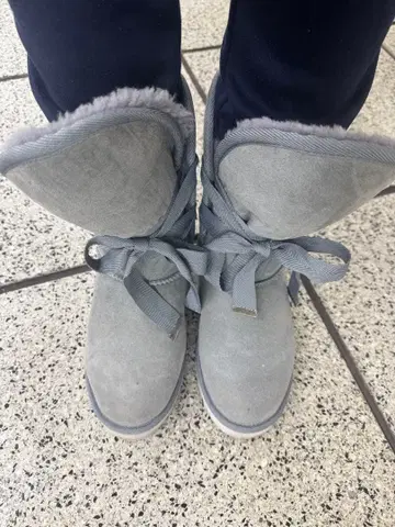 러브 프로텍티브 트러스트 그레이 어그 부츠