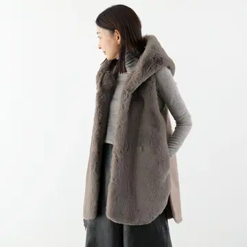 컨디션 최상 파시오네 에코 퍼 후드 부착 베스트 베이지