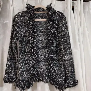 블랙과 화이트 프린지 장식 트위드 가디건