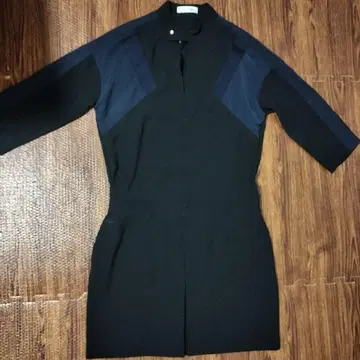 LACOSTE 긴팔 무릎 기장 원피스