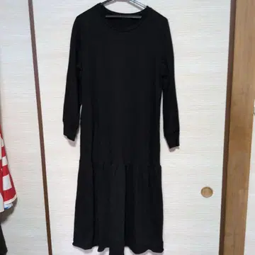 THE NEW BLACK 블랙 긴팔 원피스