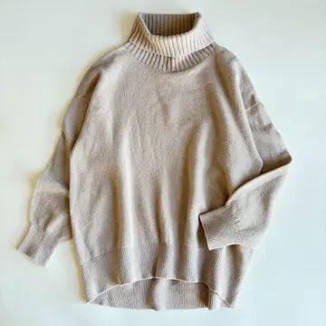 스픽앤스팬 울 캐시미어 터틀넥 프리 루즈핏 베이지 일본제