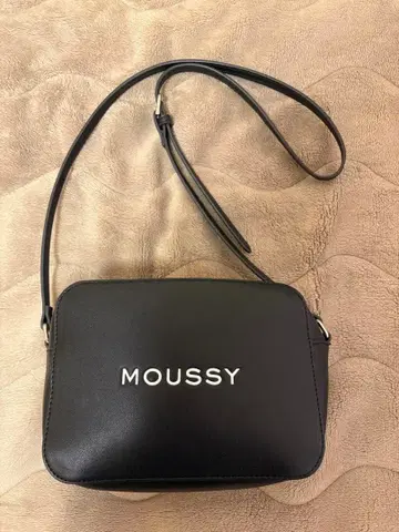 moussy 숄더백