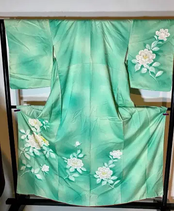 연한 그린 화이트 꽃 무늬 츠케사게