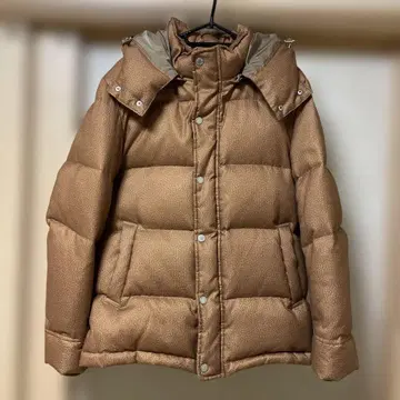 브라운 다운 자켓 후드 부착