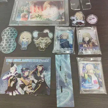 코로네 크리스 아크릴 캔뱃지 묶음 판매