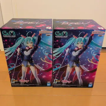 Gundam x 하츠네 Miku 45주년 피규어 2개 세트