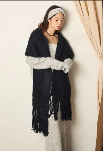 ESlCA 블랙 프린지 모헤어 머플러