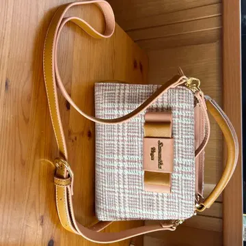 사만사베가 ( SamanthaVega ) 리본 포함 핑크 트위드 숄더백