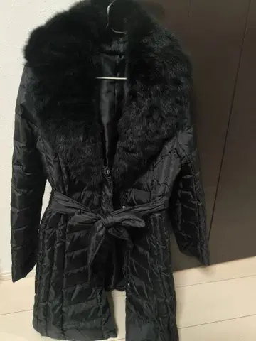 사리아 퍼 부착 롱 다운 자켓 사이즈 38