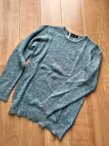 미즈이로 인드 블루 계열 긴팔 니트 스웨터